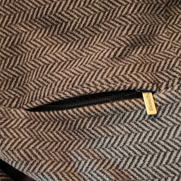 Bench Hooded Zipup - Picture 5 of 5